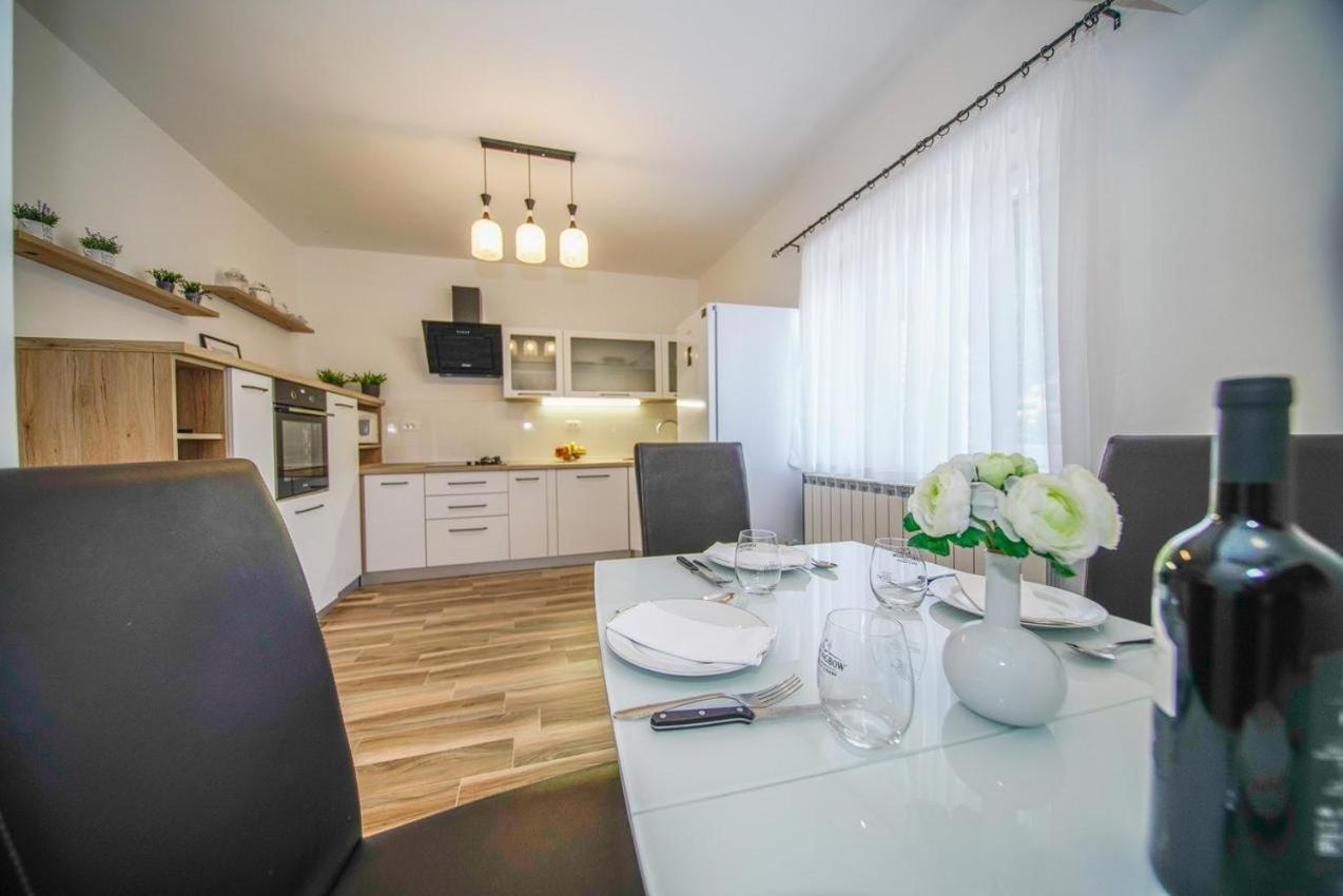 Apartman Mate Сплитска Экстерьер фото